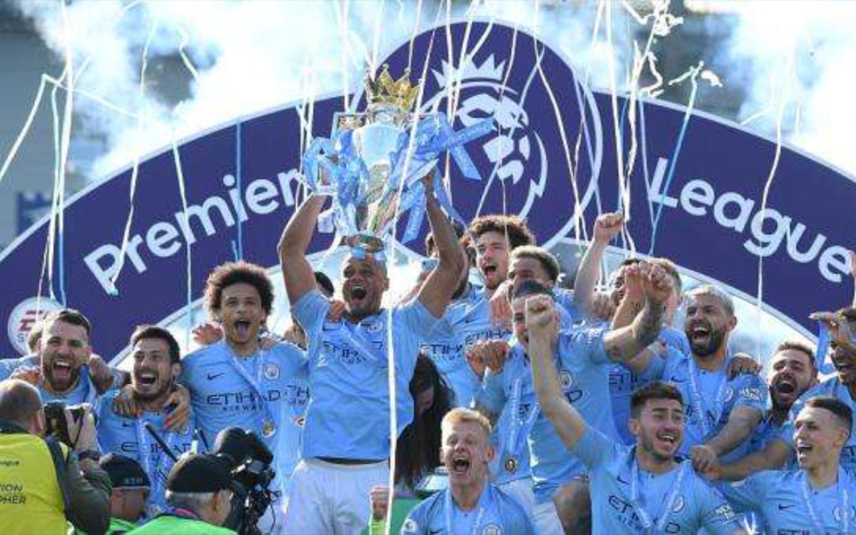 员和游客提 员和游客提